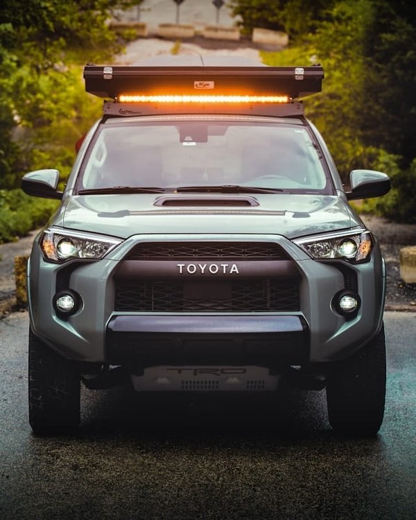 What's the Best Method for Installing a Lifted Suspension on a Toyota Hilux for Off-roading?