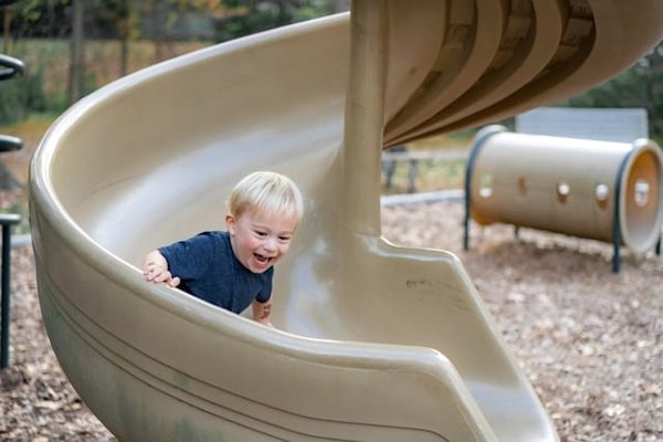 What's the Best Way to Create a Comfortable and Safe Play Area for Toddlers?